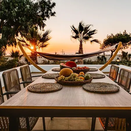 Echo * Fira (Santorini)