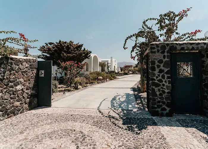 Echo * Fira (Santorini)