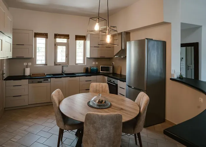 Echo Villa Fira (Santorini)